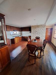 Hotel Coronel,Putuchi>>Cuenca,3 star