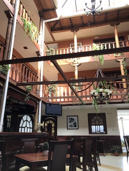 Hotel Coronel,Putuchi>>Cuenca,3 star