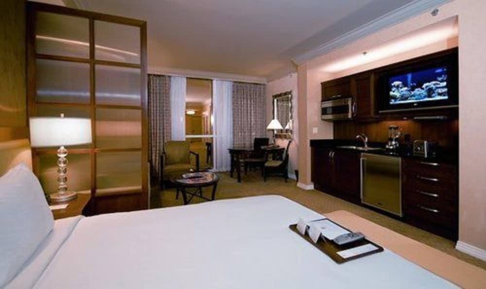 the signature at mgm grand all suites