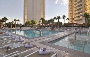 the signature at mgm grand all suites