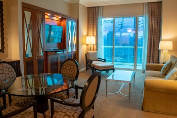 the signature at mgm grand all suites
