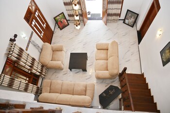 villa river paradise