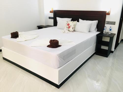 aliya aliya hikkaduwa