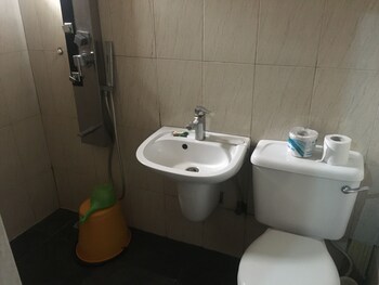 allan keri hotel and suites