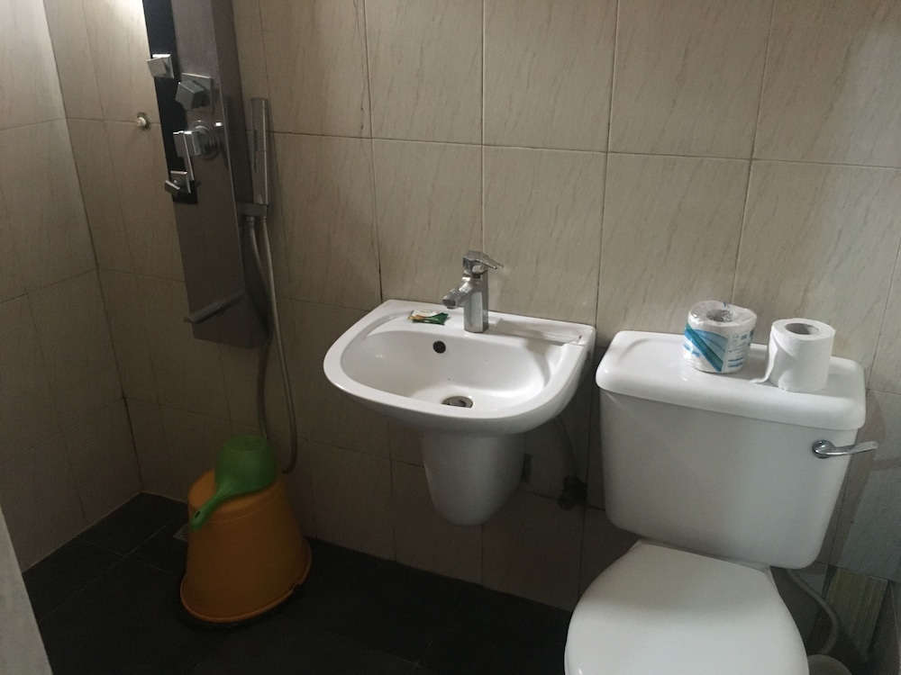 allan keri hotel and suites