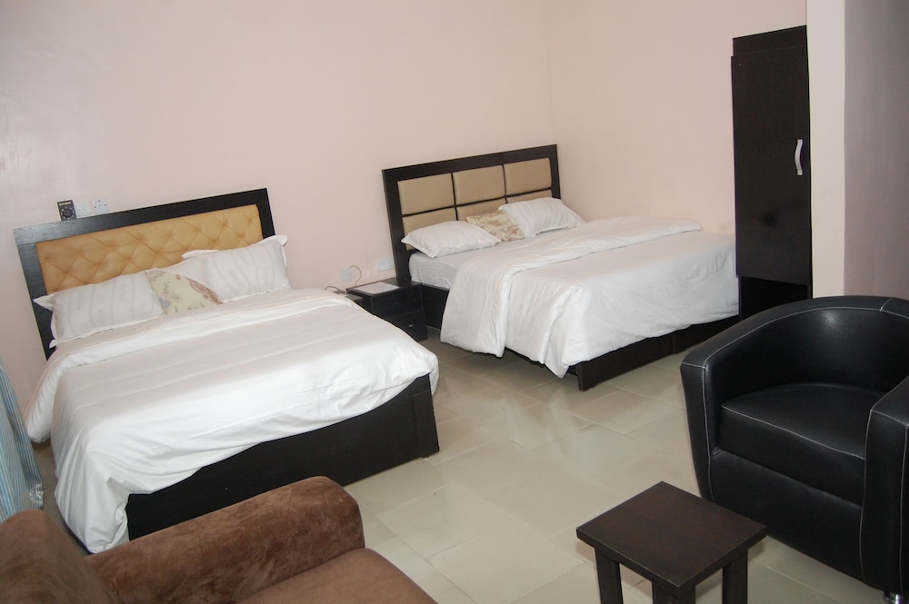 allan keri hotel and suites