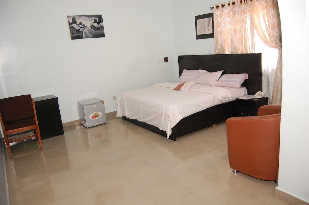 allan keri hotel and suites