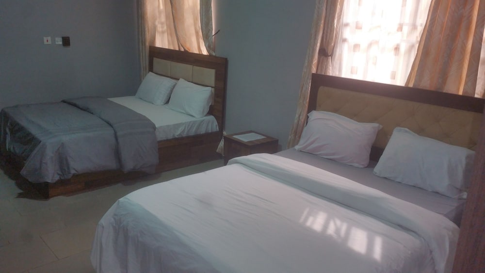 allan keri hotel and suites