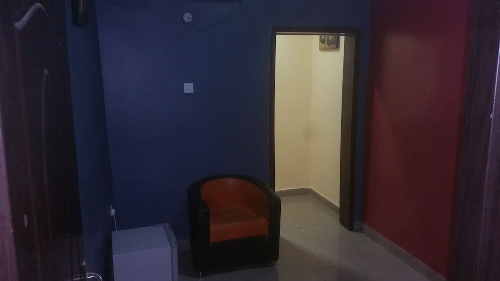 allan keri hotel and suites