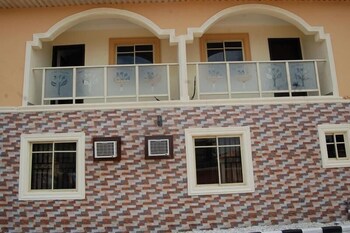 allan keri hotel and suites