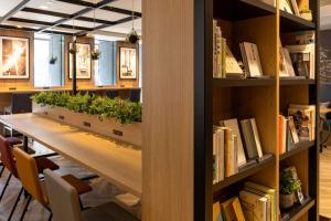 comfort hotel shin osaka