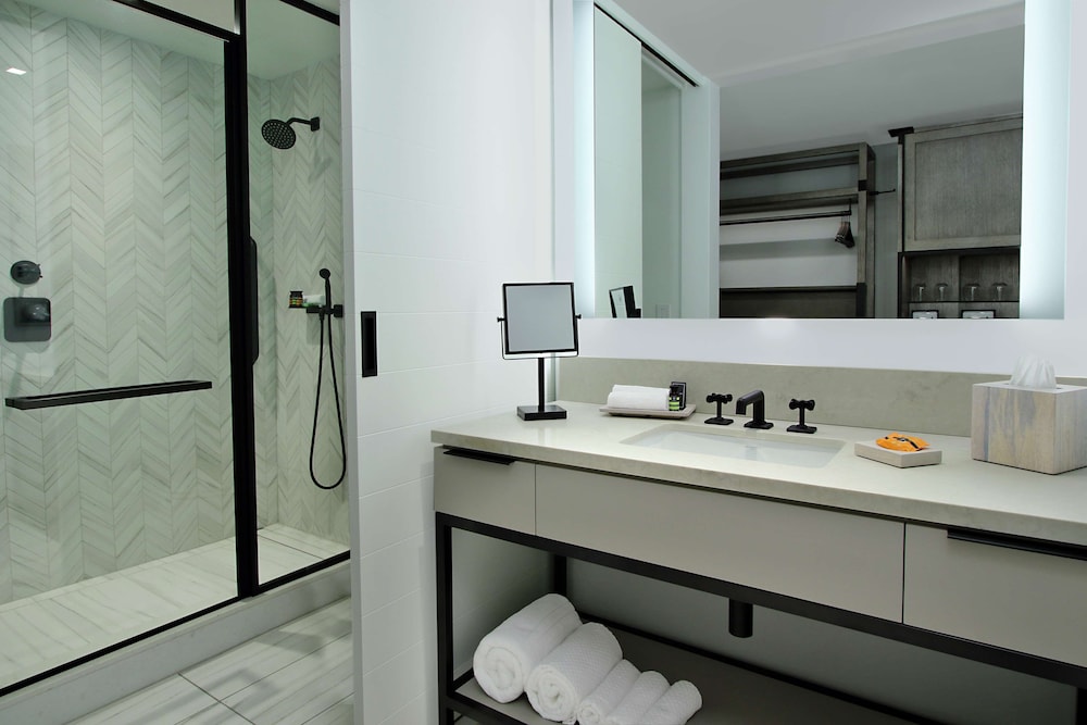 canopy by hilton columbus downtown short north