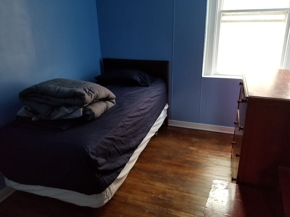 hamtramck hostel