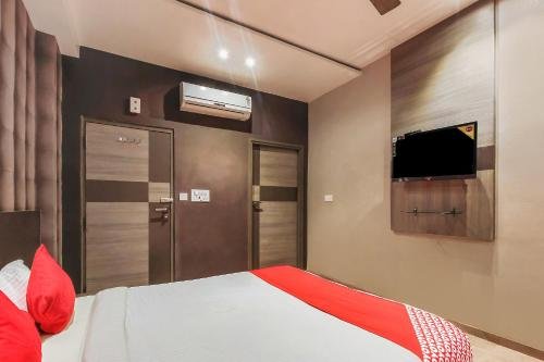 Oyo 26991 Stanza Luxurios Stay,Above Syndicate Bank Main Road,2 star