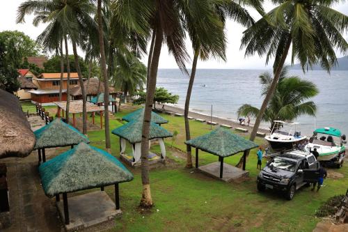 saltitude dive and beach resort