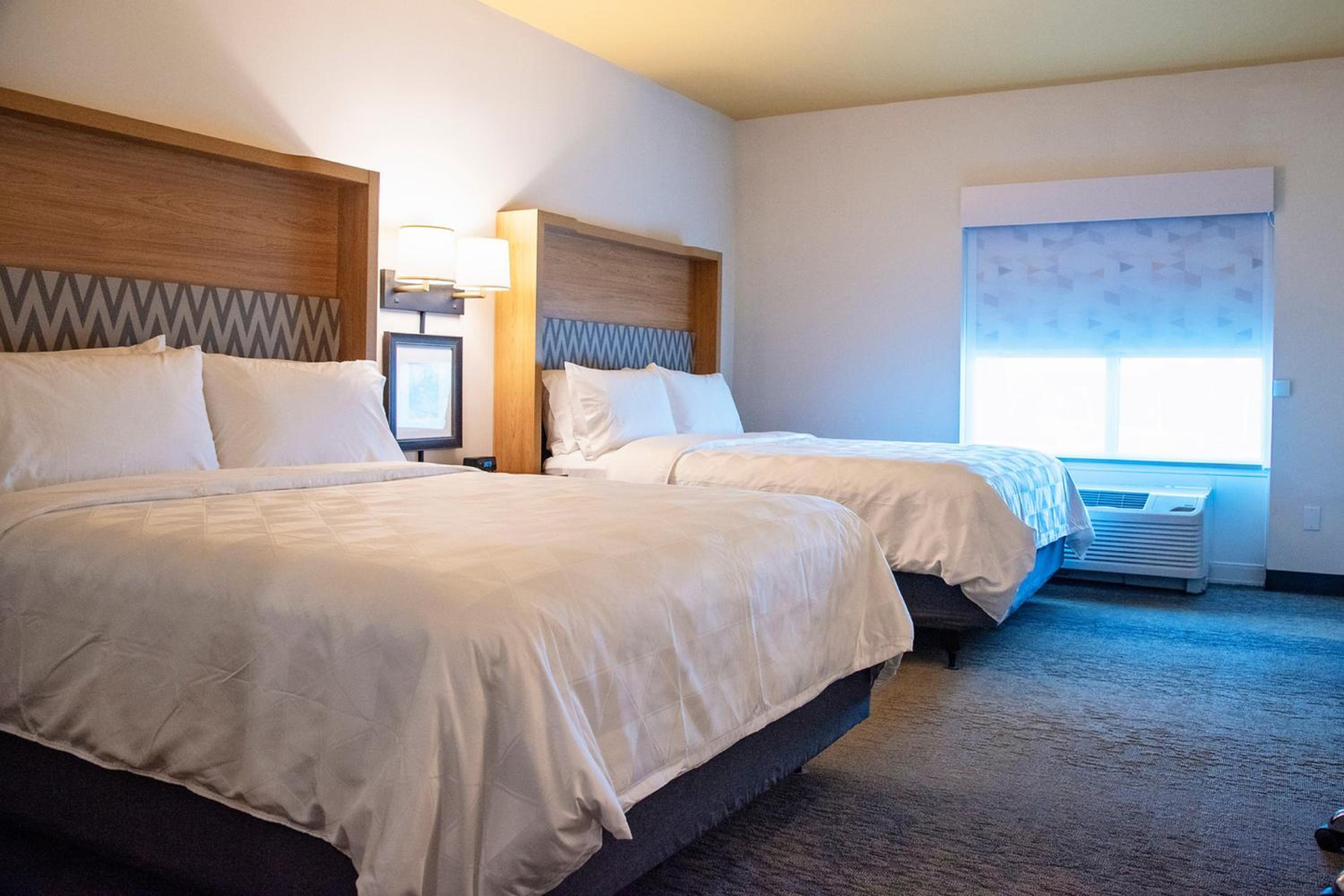 holiday inn and suites savannah airport pooler