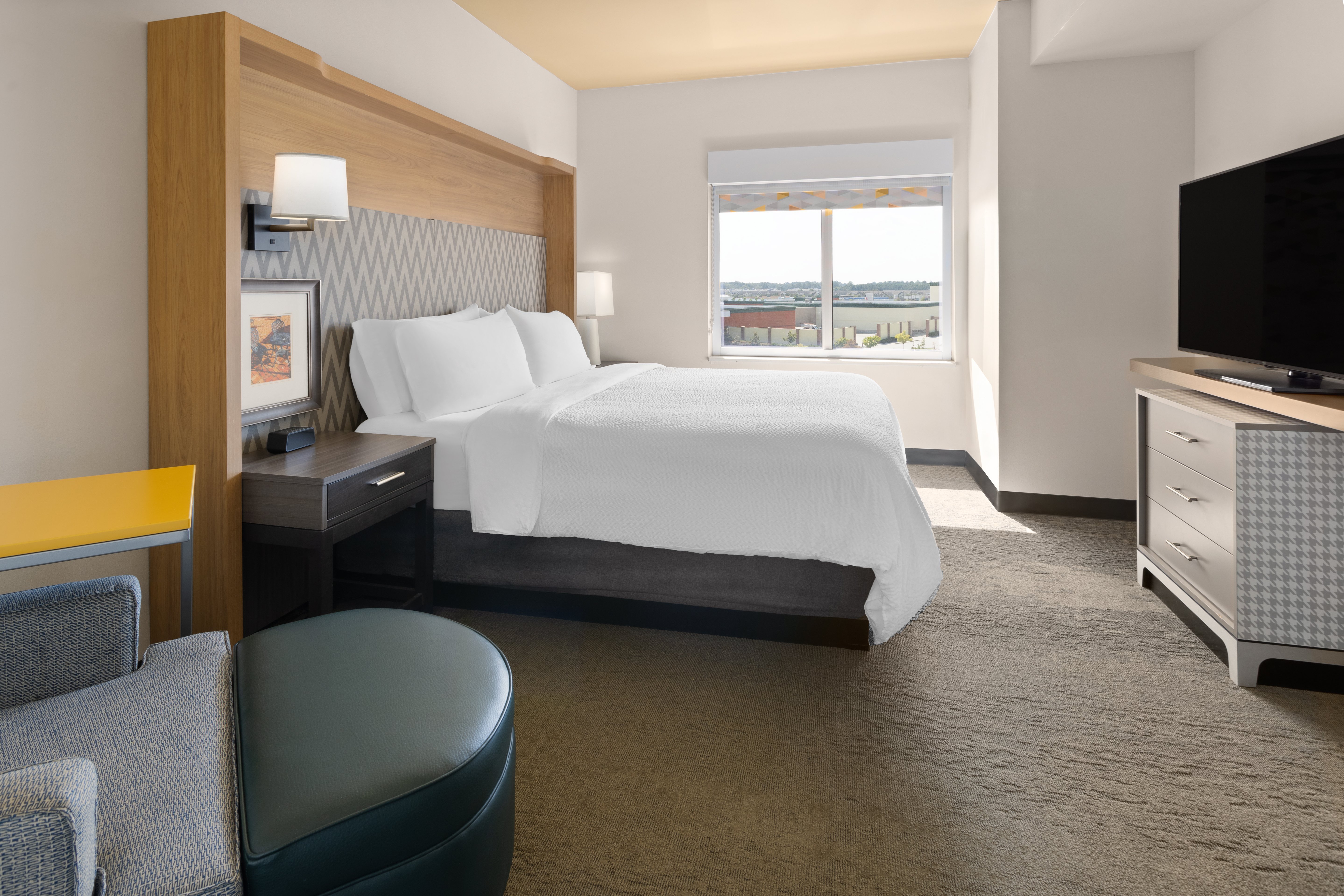 holiday inn and suites savannah airport pooler