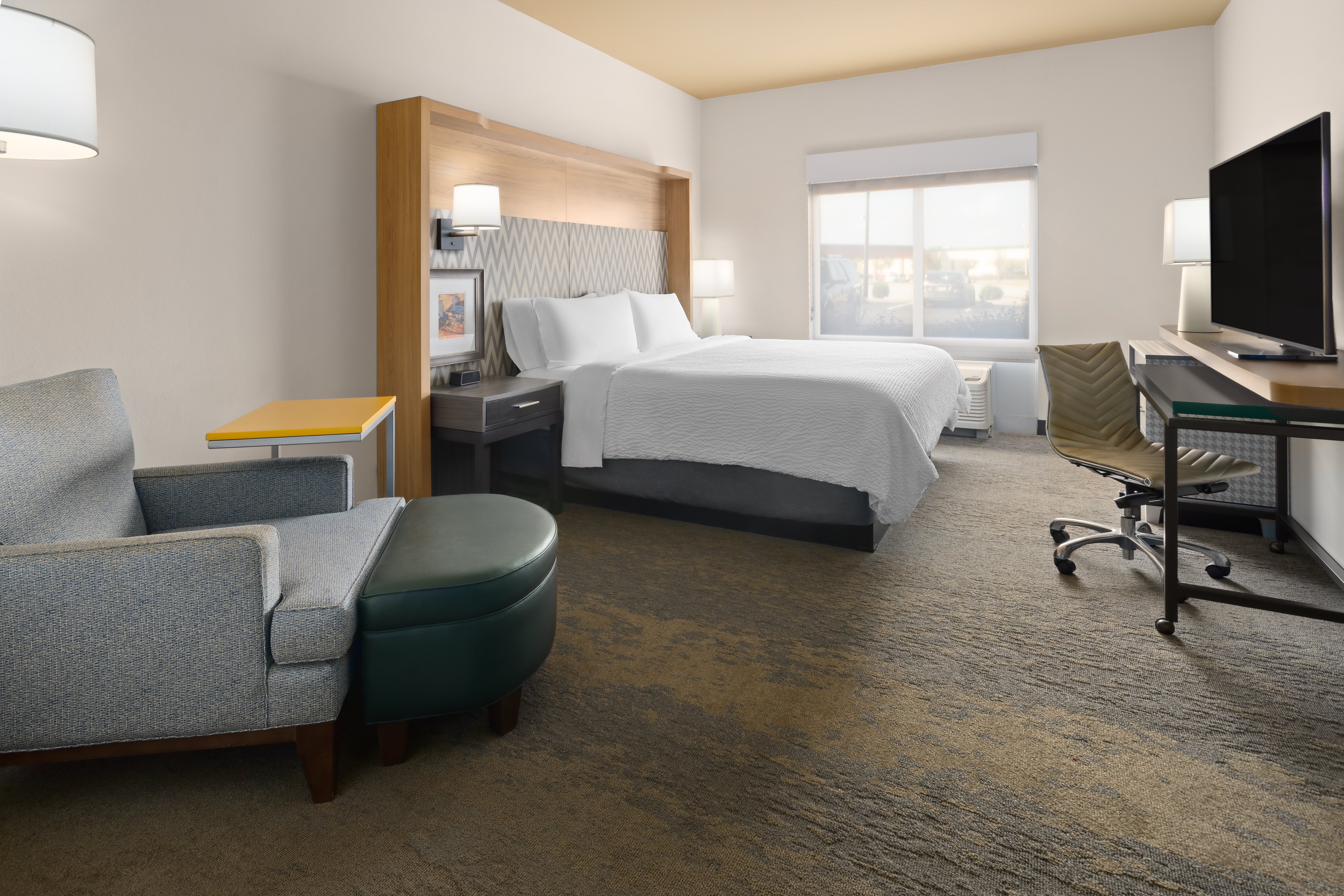 holiday inn and suites savannah airport pooler