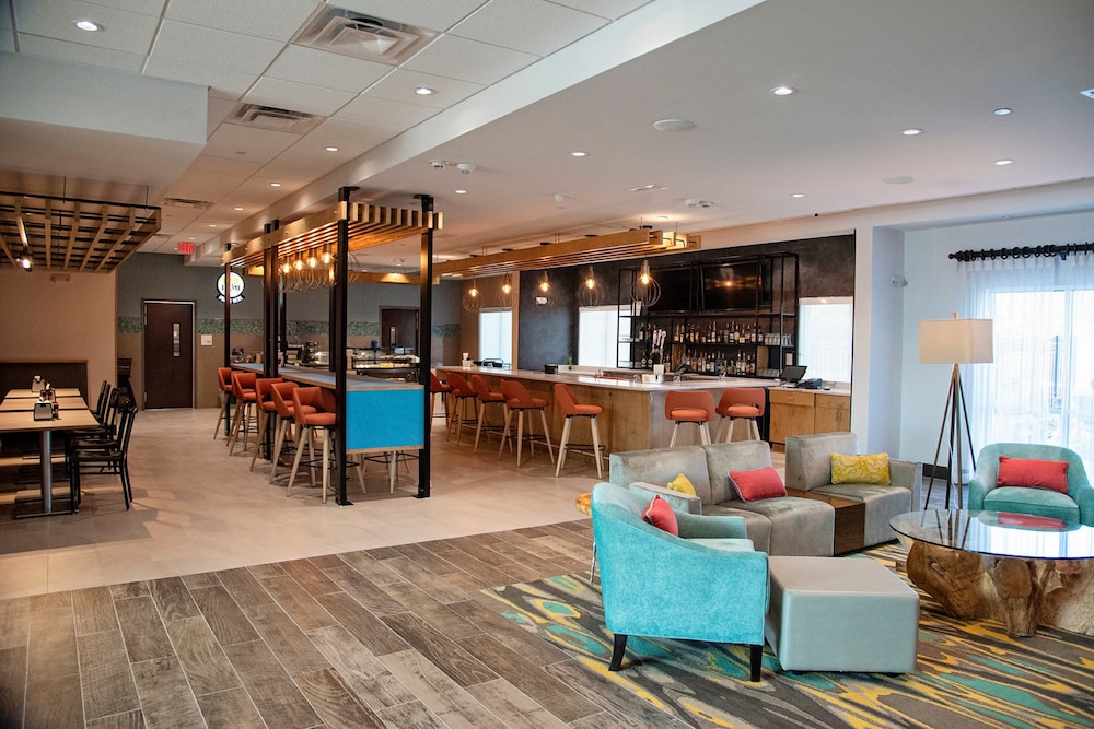 holiday inn and suites savannah airport pooler