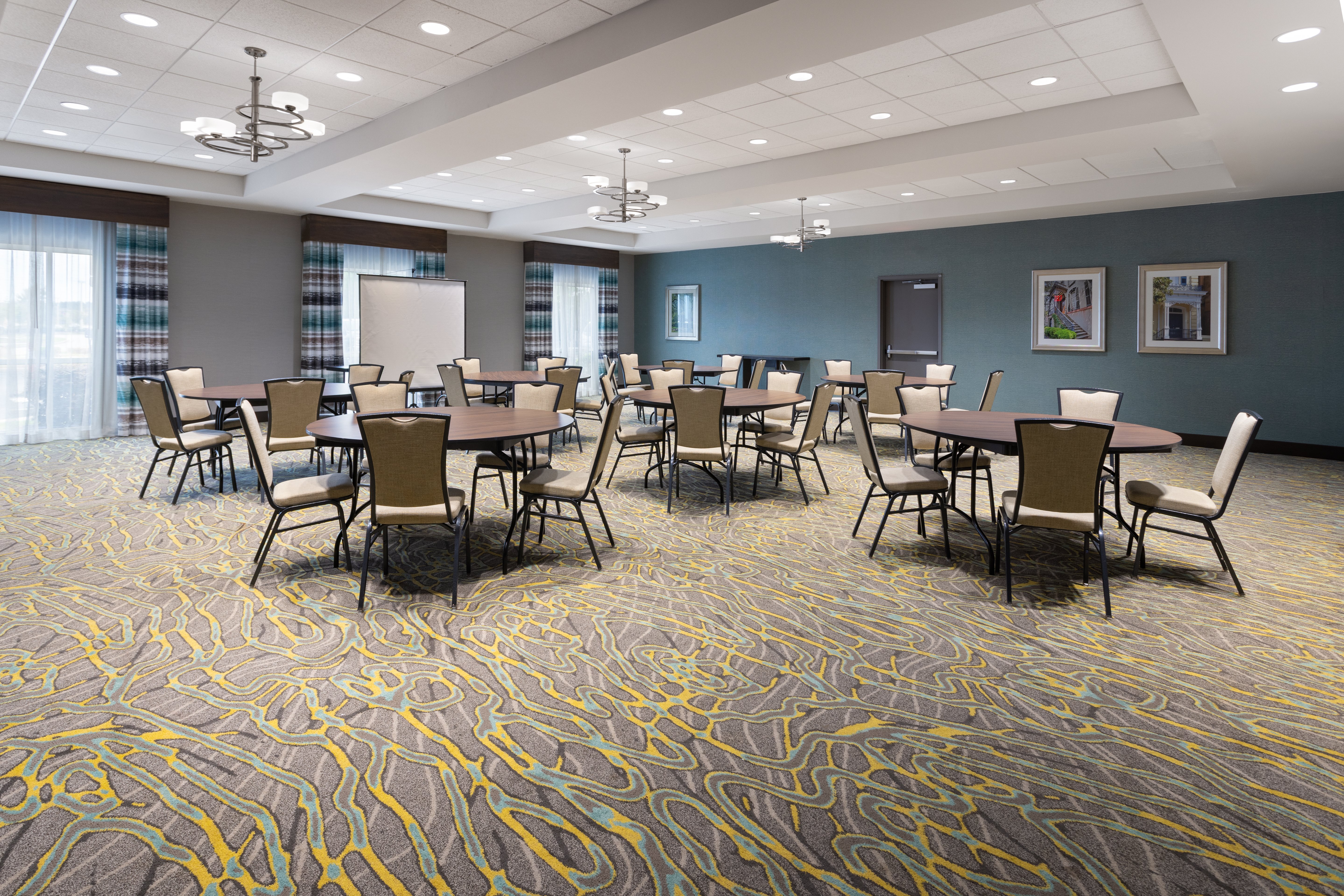 holiday inn and suites savannah airport pooler