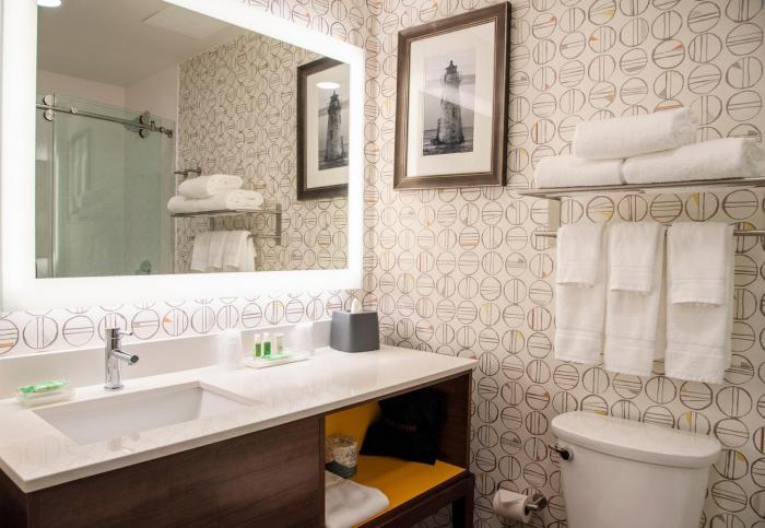 holiday inn and suites savannah airport pooler