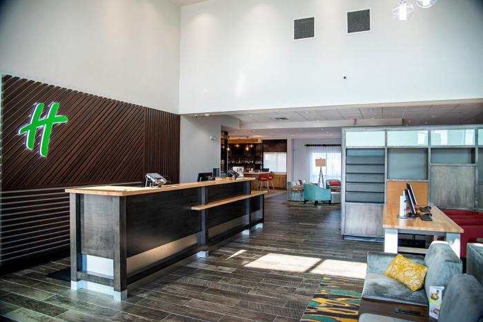holiday inn and suites savannah airport pooler