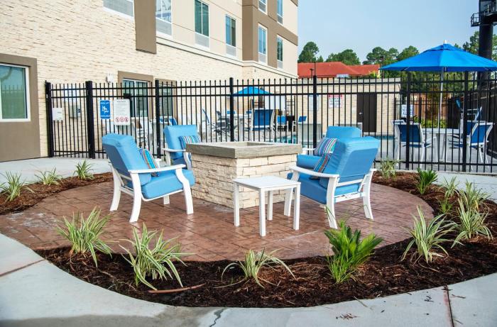 holiday inn and suites savannah airport pooler
