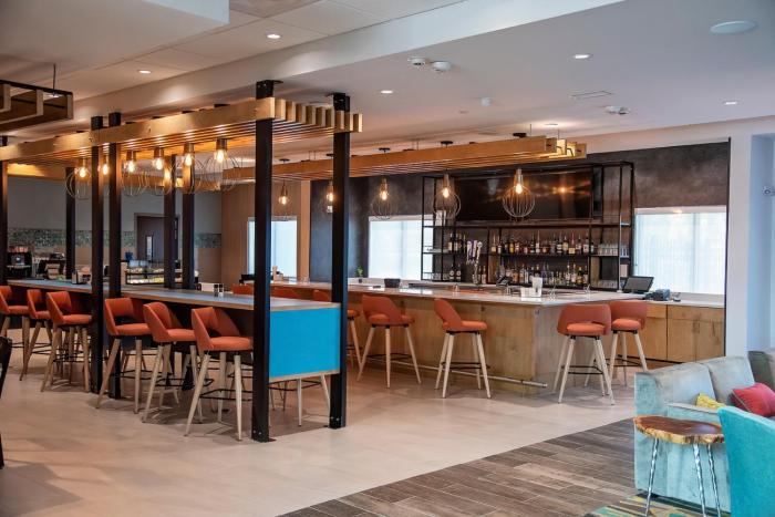 holiday inn and suites savannah airport pooler