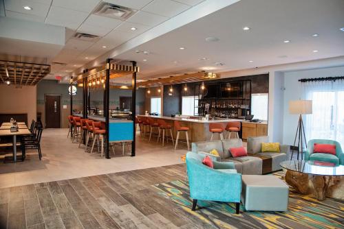 holiday inn and suites savannah airport pooler