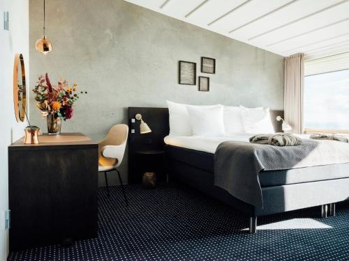 hotel f royar