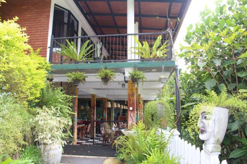 rock side inn ella