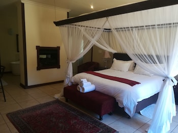 the moon and sixpence garden guest house