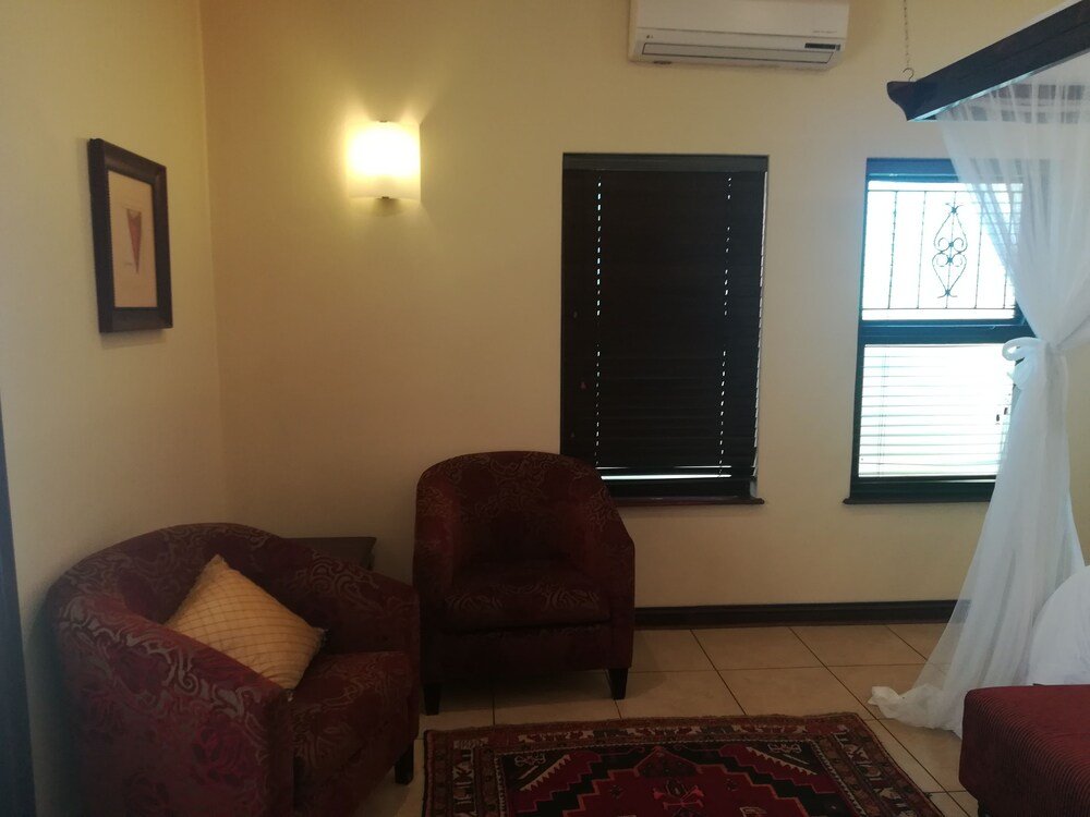 the moon and sixpence garden guest house