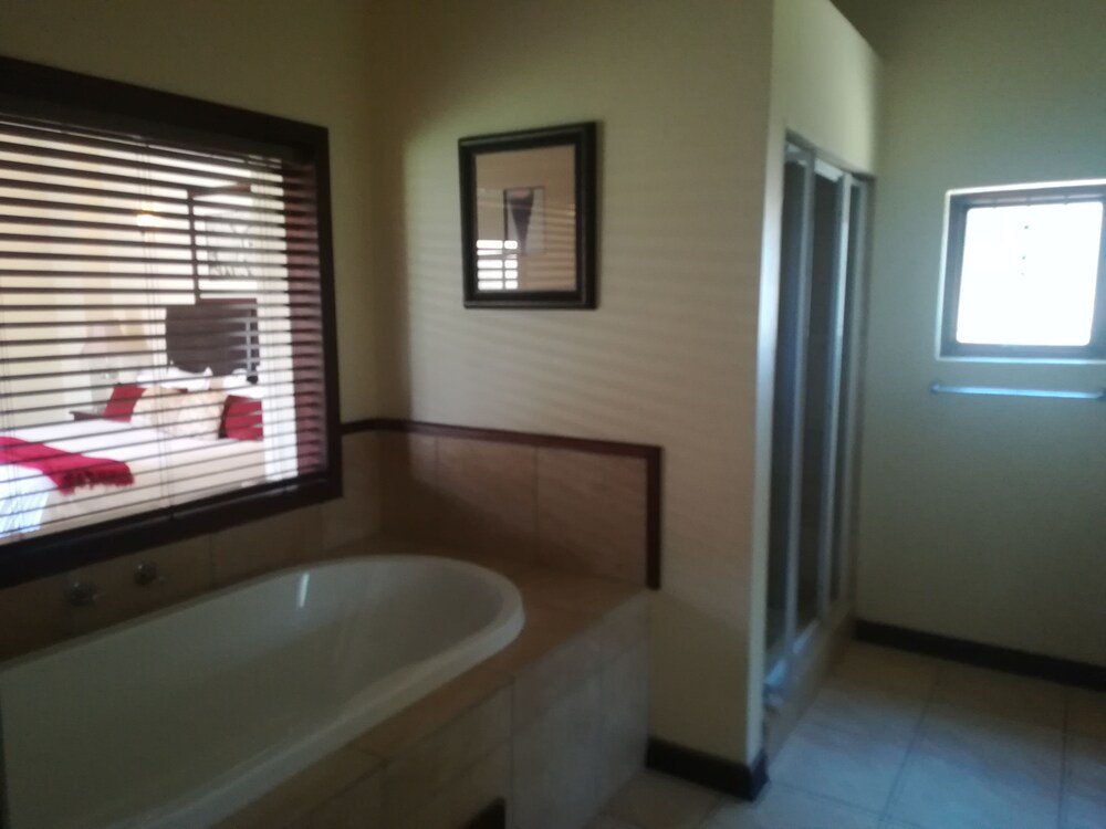 the moon and sixpence garden guest house