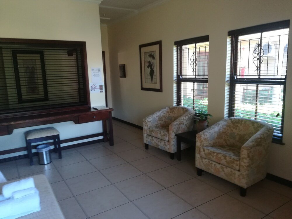 the moon and sixpence garden guest house