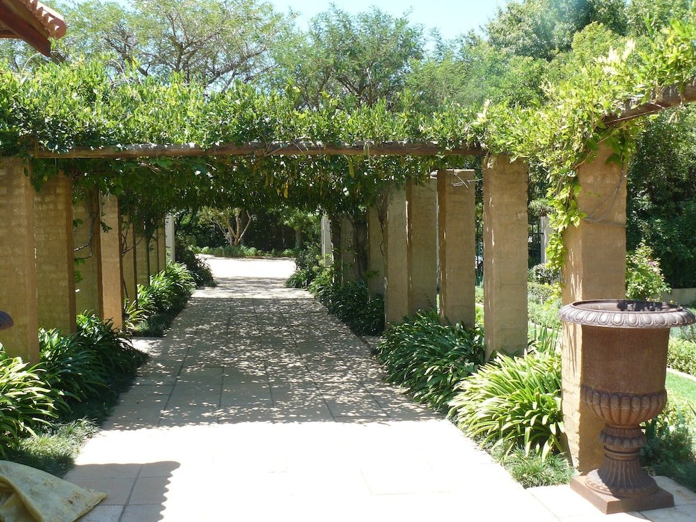 the moon and sixpence garden guest house