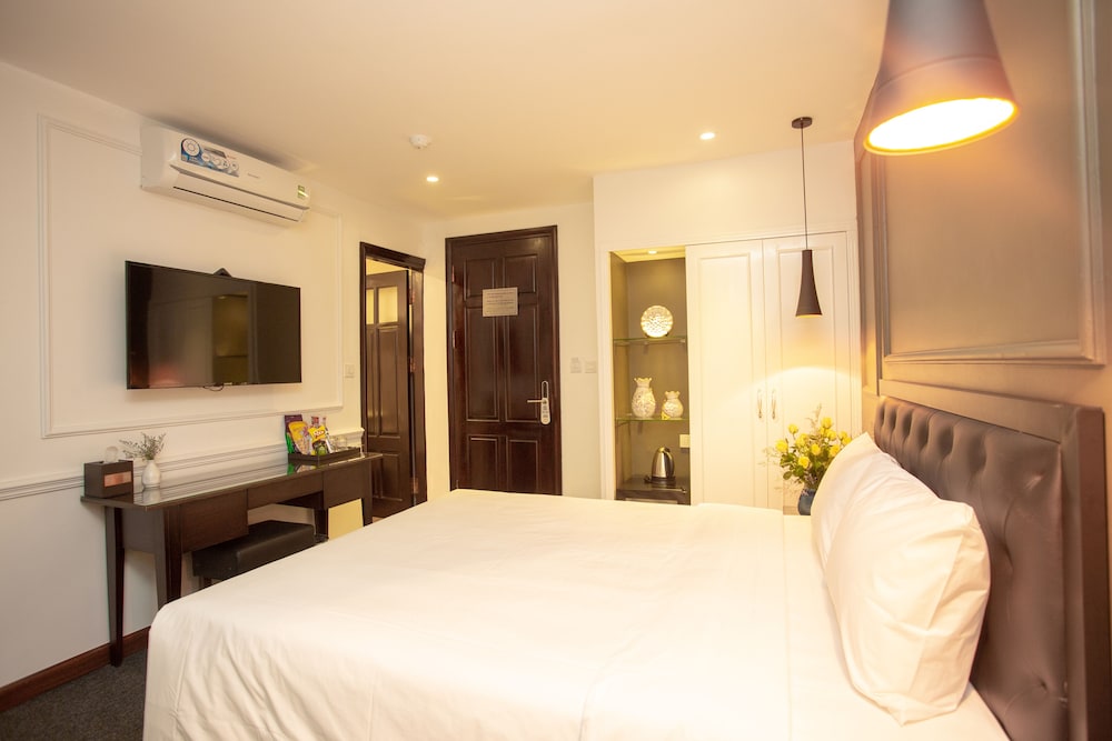 adeline hotel
