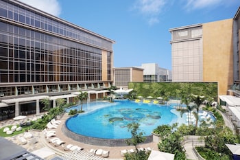 sheraton manila hotel