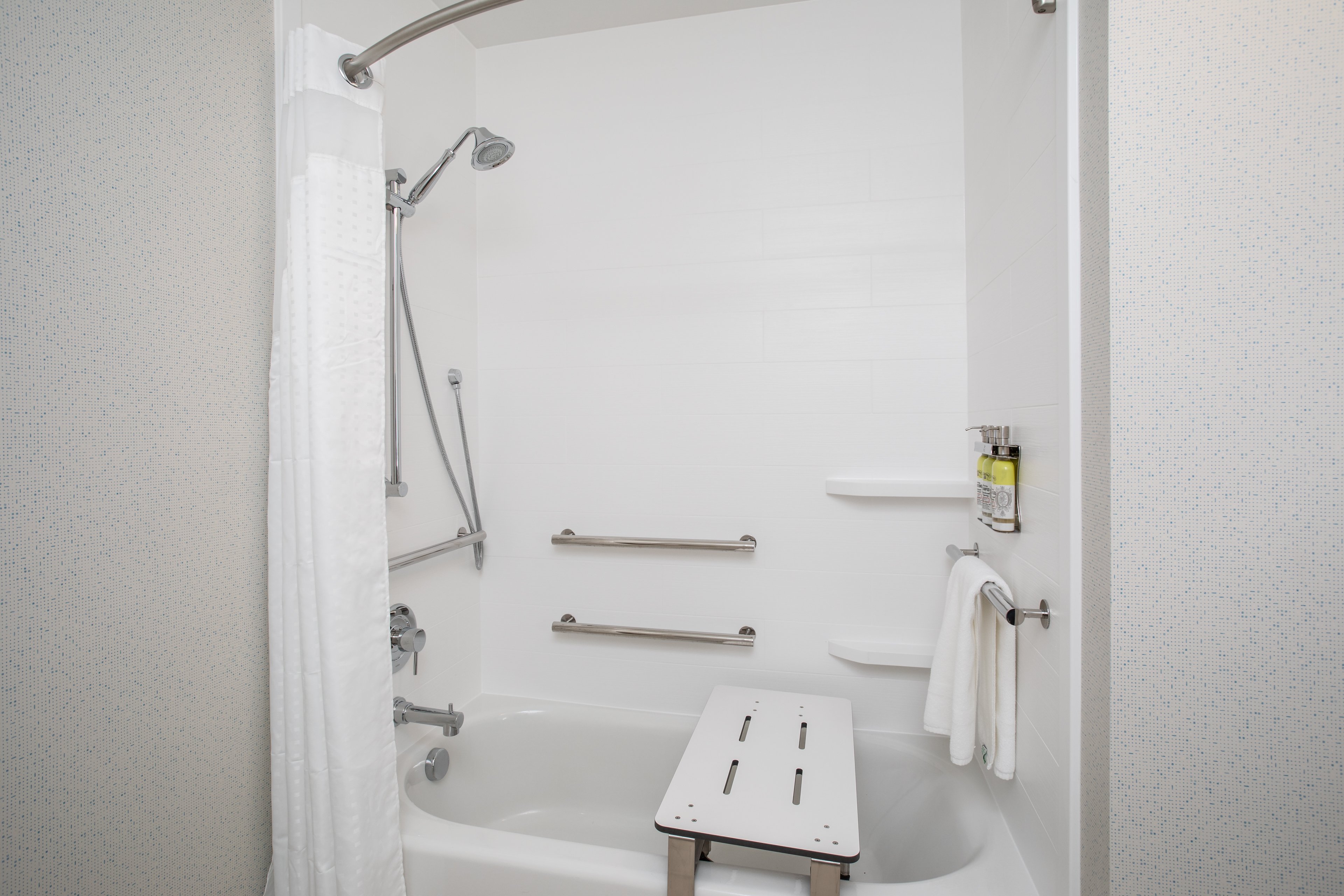holiday inn express and suites ely an ihg hotel