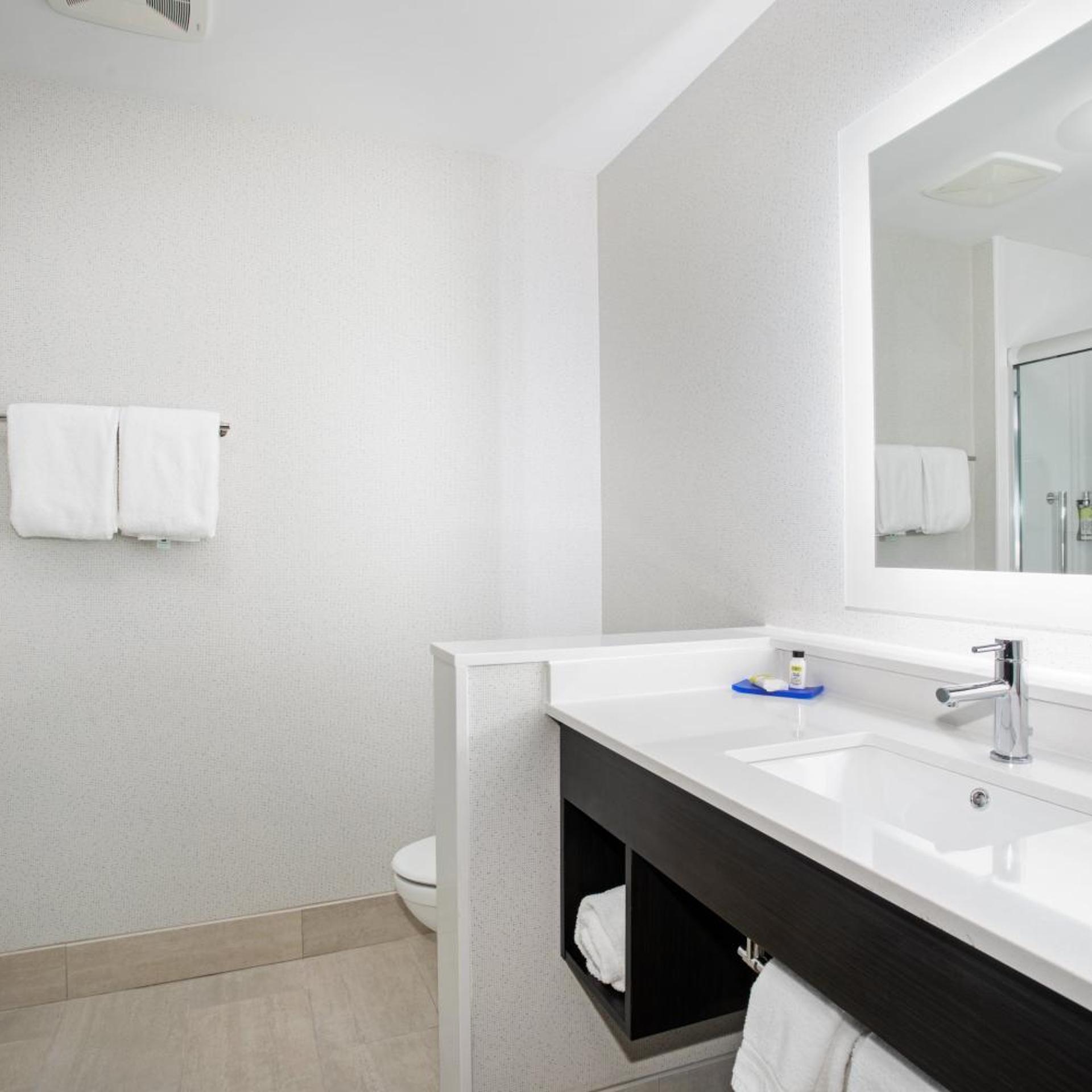 holiday inn express and suites ely an ihg hotel