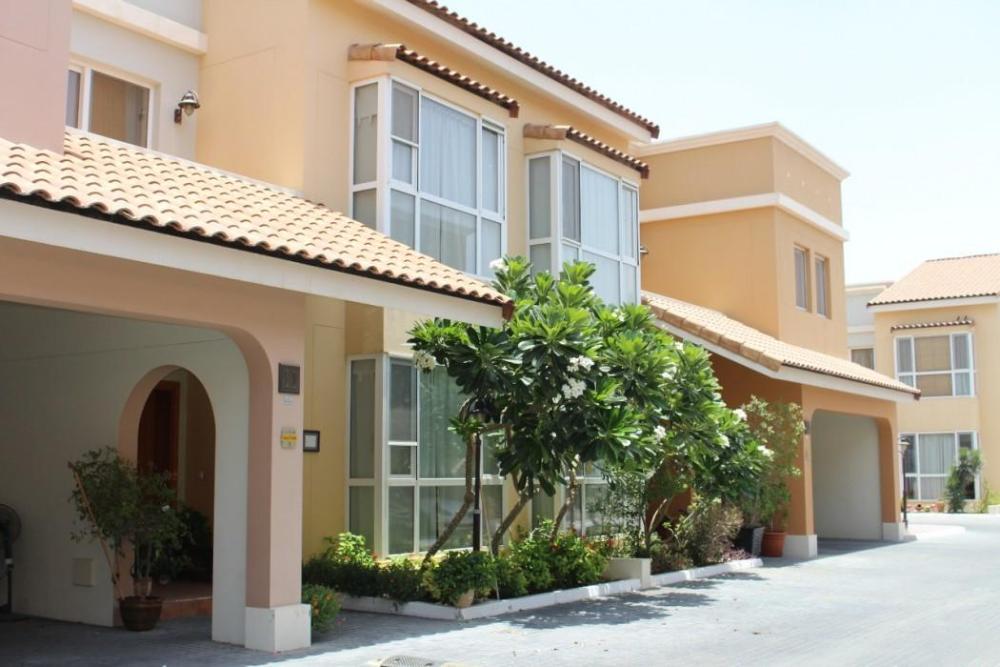 j5 villas holiday homes barsha gardens