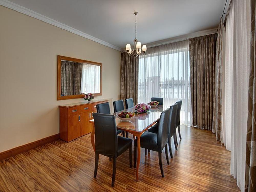 j5 villas holiday homes barsha gardens