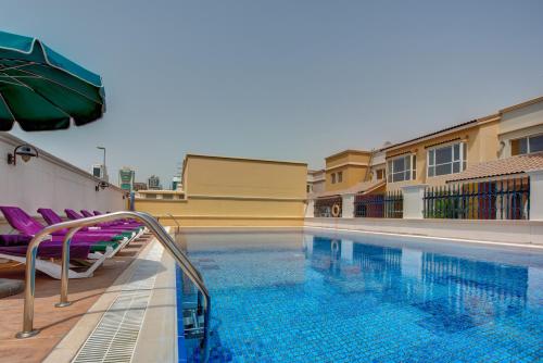 j5 villas holiday homes barsha gardens