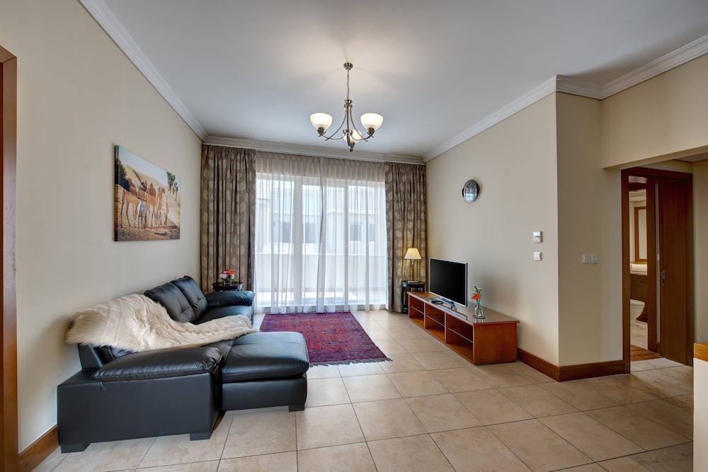 j5 villas holiday homes barsha gardens