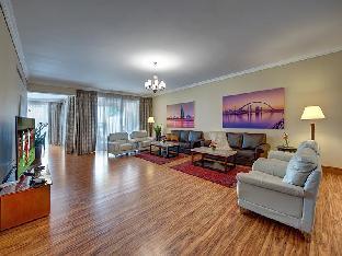 j5 villas holiday homes barsha gardens