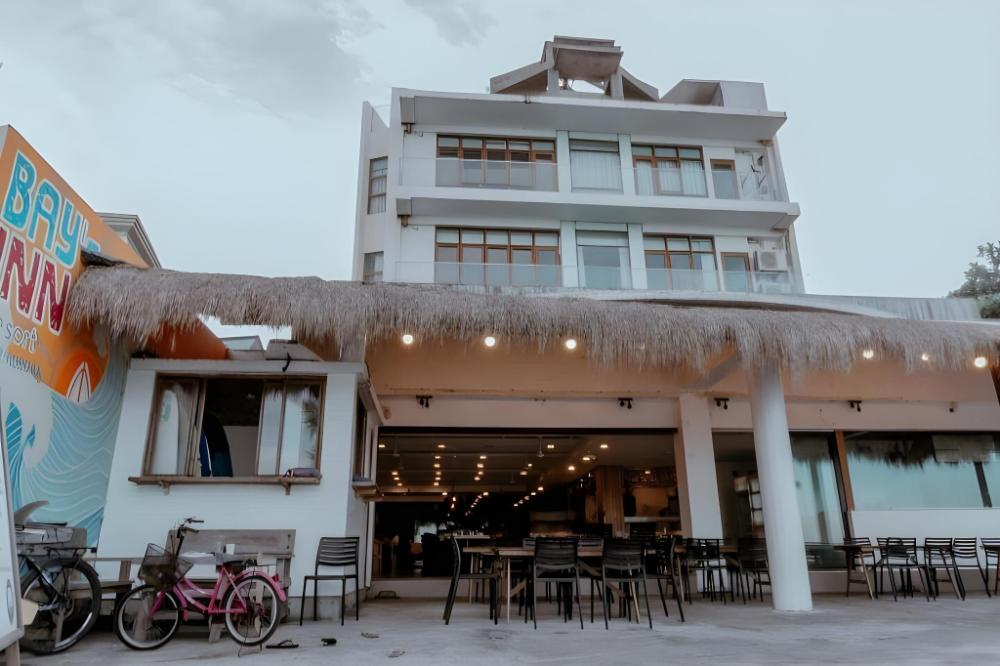 bays inn