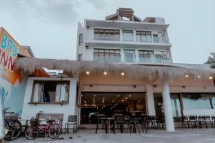 bays inn