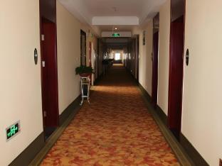 greentree inn pingliang jingning bus station business hotel