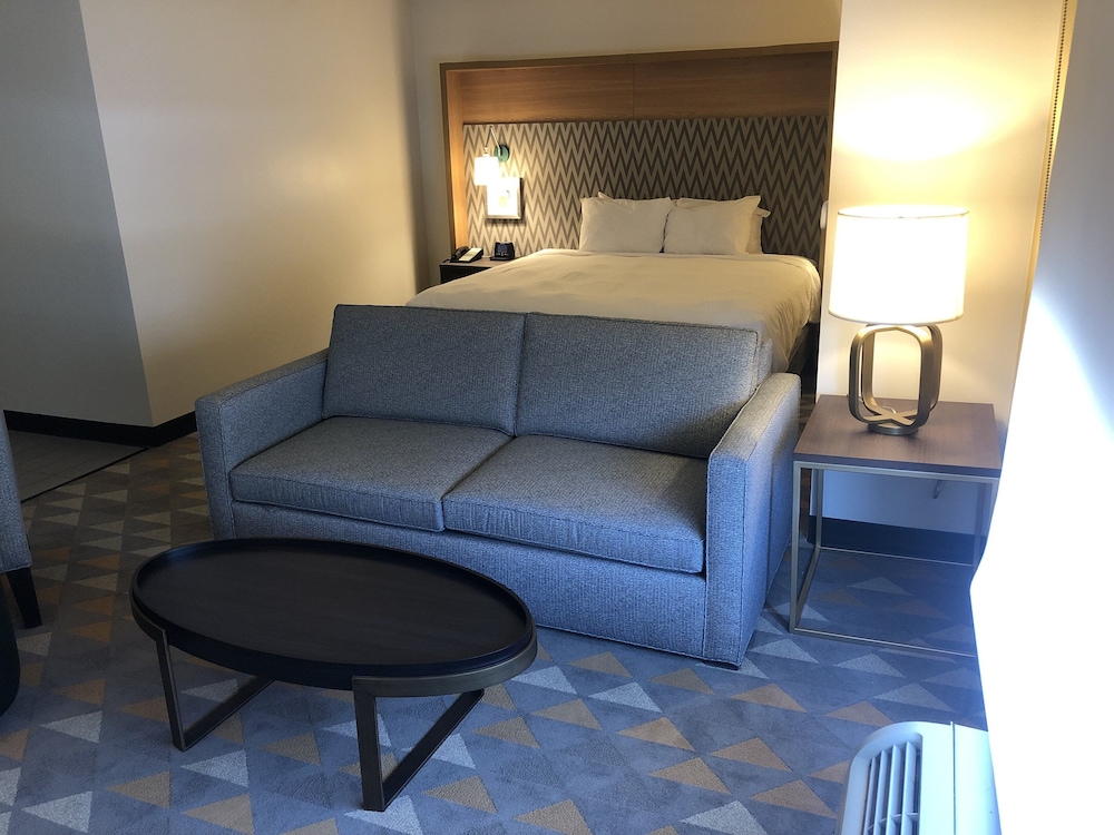 holiday inn cleveland by ihg