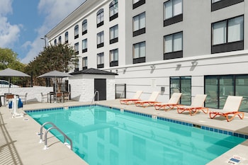 Holiday Inn Cleveland By Ihg,Near Cleveland State Community College,3 star